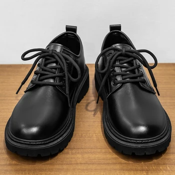 Мъжки обувки 2023 Нови летни британски стил Черни ежедневни кожени обувки Мъжка бизнес рокля Голяма глава Работа Модни обувки