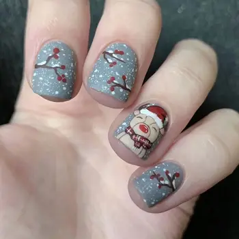 24Psd Подвижен маникюр Носима къса нокти арт преса на ноктите Холи дърво с червени плодове и малко мече Коледа фалшив нокът